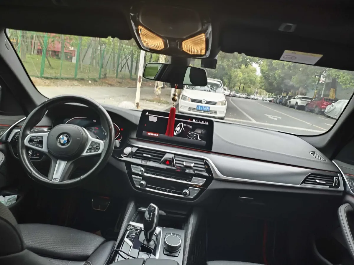 2022 BMW 5 Series 2.0T 184HP L4 8AT,autocango,china used car exporter,china ev exporter,chinese used car exporter,chinese used ev exporter
