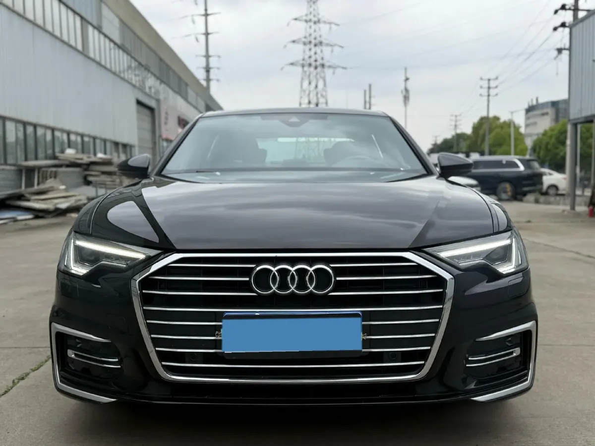 2022 Audi A6L 2.0T 224HP L4 7DCT,autocango,china used car exporter,china ev exporter,chinese used car exporter,chinese used ev exporter
