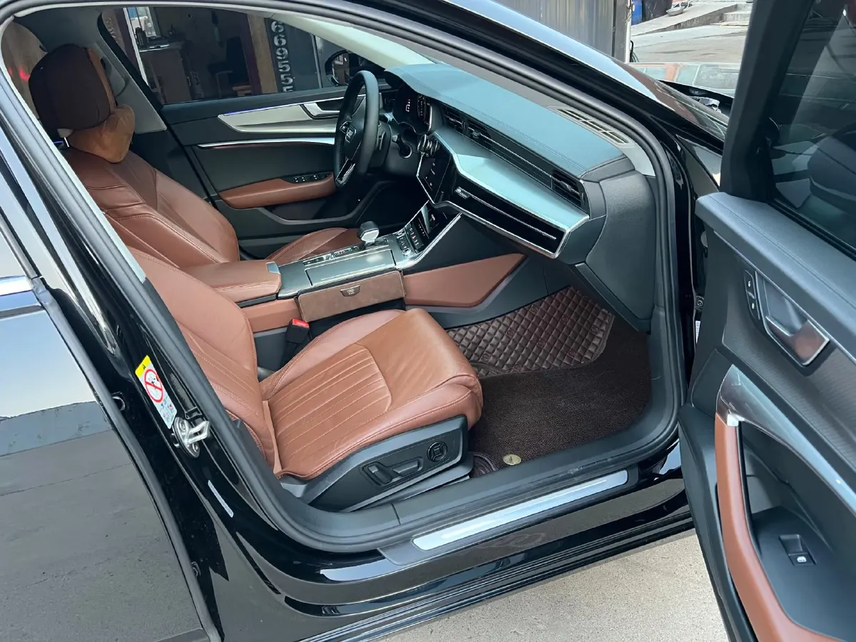 2021 Audi A6L 2.0T 190HP L4 7DCT,autocango,china used car exporter,china ev exporter,chinese used car exporter,chinese used ev exporter