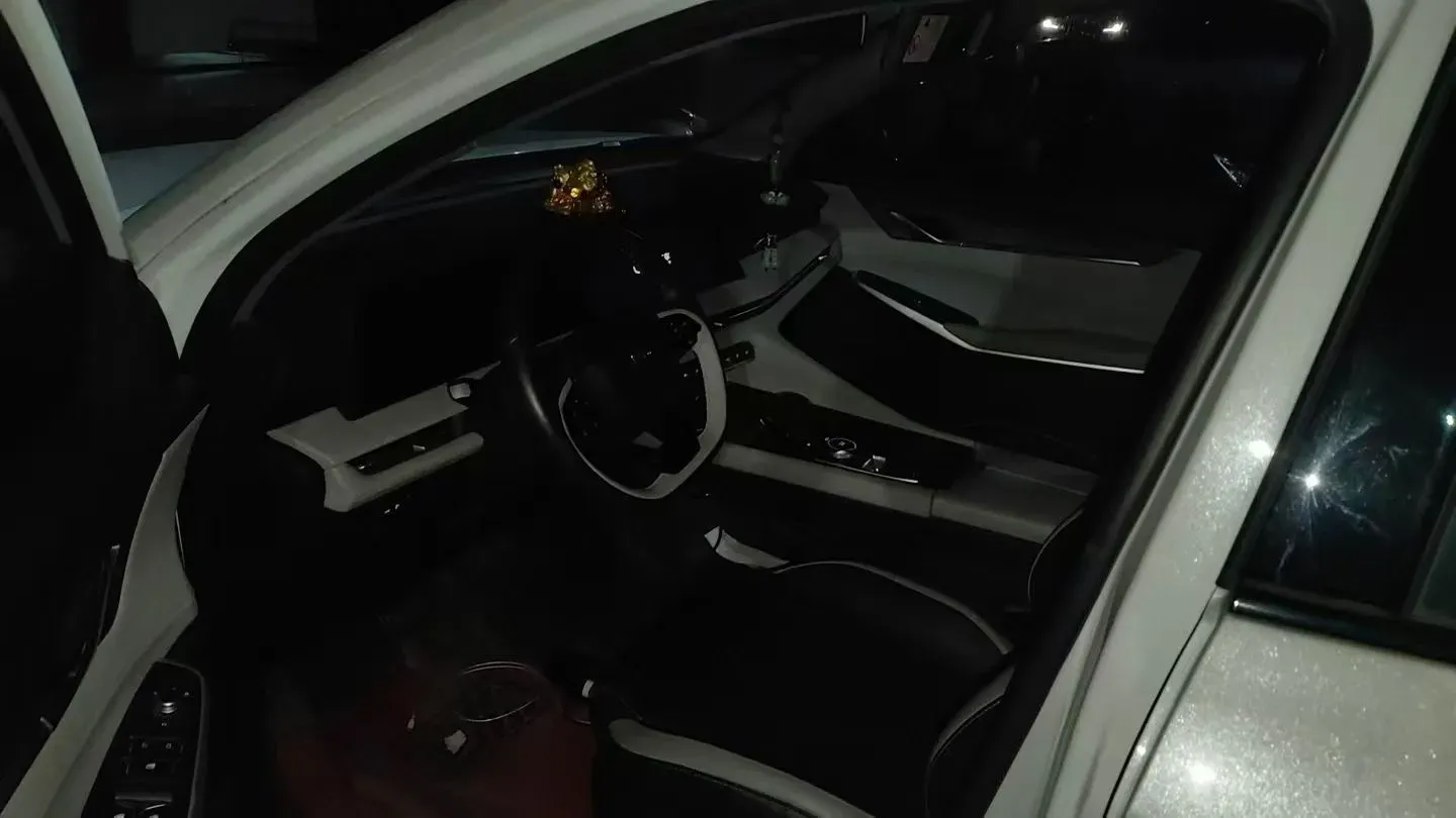 2023 ChangAn CS75 Plus 1.5T 188HP L4 8AT,autocango,china used car exporter,china ev exporter,chinese used car exporter,chinese used ev exporter