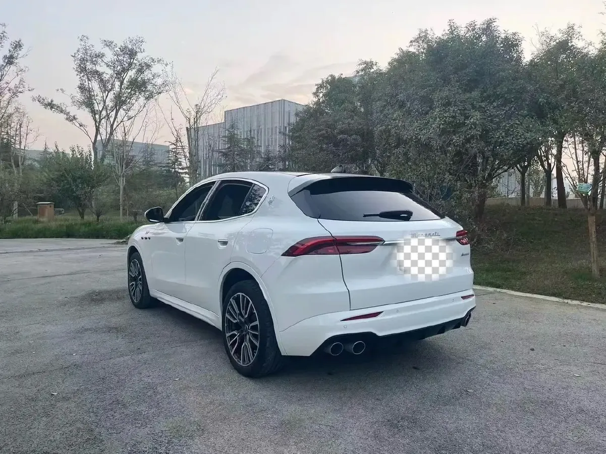 2022 Maserati Levante 2.0T 330HP L4 8AT,autocango,china used car exporter,china ev exporter,chinese used car exporter,chinese used ev exporter