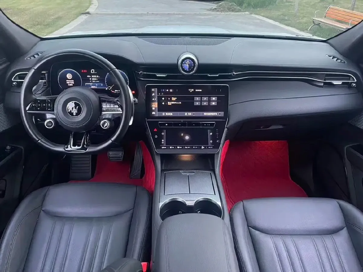 2022 Maserati Levante 2.0T 330HP L4 8AT,autocango,china used car exporter,china ev exporter,chinese used car exporter,chinese used ev exporter