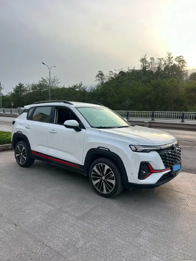 2023 ChangAn CS35 Plus 1.4T 160HP L4 7DCT,autocango,china used car exporter,china ev exporter,chinese used car exporter,chinese used ev exporter