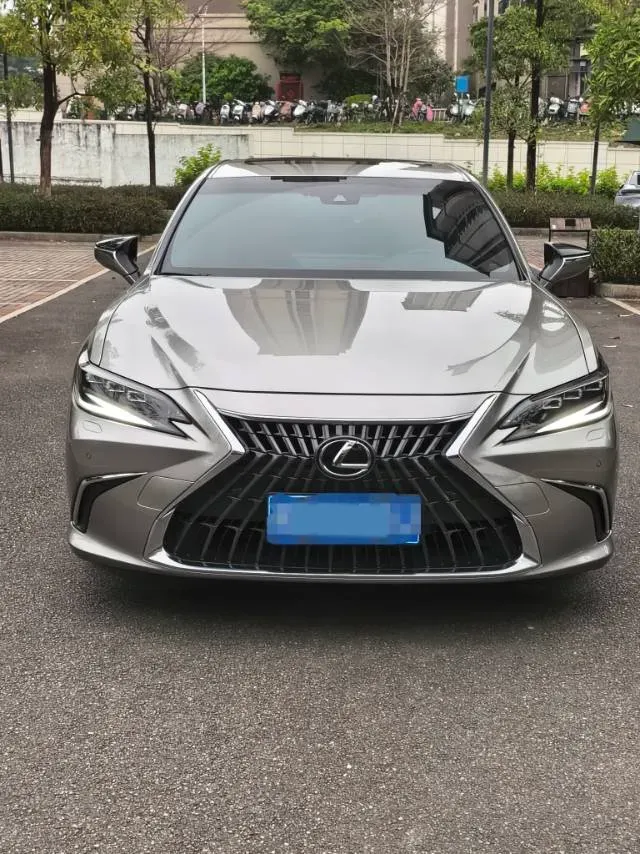 2022 Lexus ES 2.5L 178HP L4 E-CVT Hybrid,autocango,china used car exporter,china ev exporter,chinese used car exporter,chinese used ev exporter