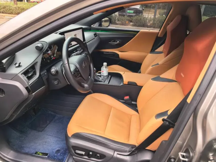 2022 Lexus ES 2.5L 178HP L4 E-CVT Hybrid,autocango,china used car exporter,china ev exporter,chinese used car exporter,chinese used ev exporter