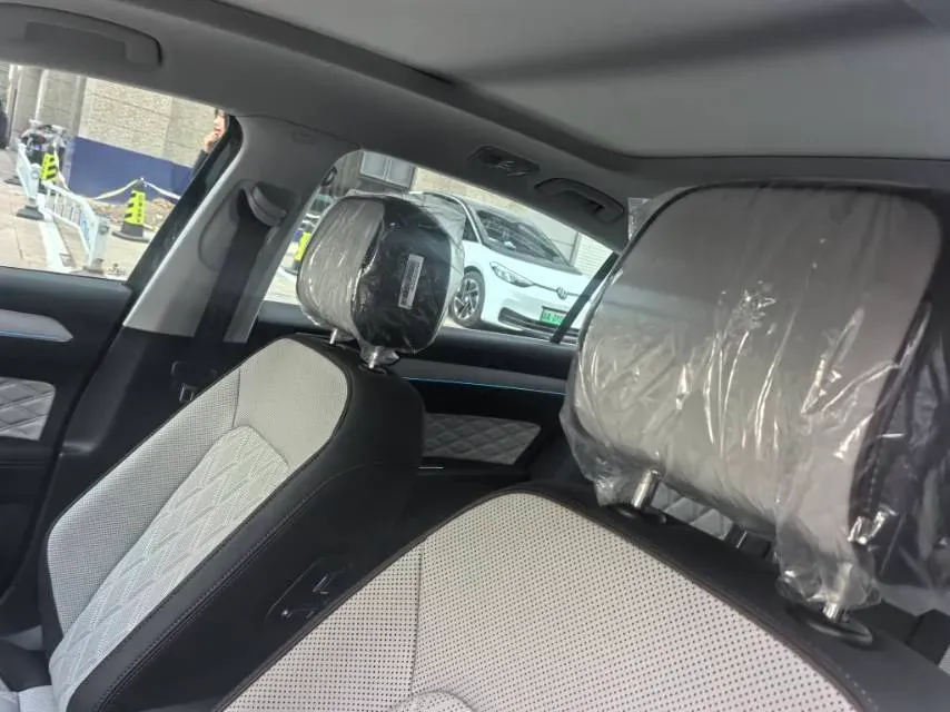 2023 Volkswagen Magotan 2.0T 186HP L4 7DCT,autocango,china used car exporter,china ev exporter,chinese used car exporter,chinese used ev exporter