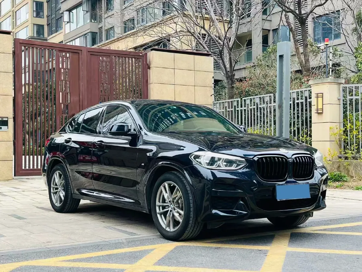 2020 BMW X4 2.0T 184HP L4 8AT,autocango,china used car exporter,china ev exporter,chinese used car exporter,chinese used ev exporter