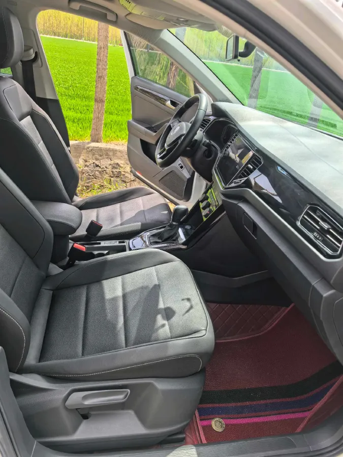 2021 Volkswagen T-Roc 1.4T 150HP L4 7DCT,autocango,china used car exporter,china ev exporter,chinese used car exporter,chinese used ev exporter