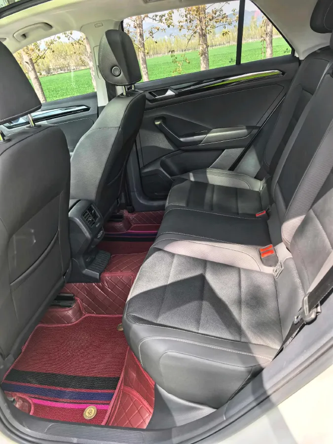 2021 Volkswagen T-Roc 1.4T 150HP L4 7DCT,autocango,china used car exporter,china ev exporter,chinese used car exporter,chinese used ev exporter