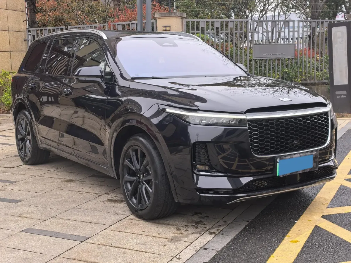 2021 Li ONE Range Extended 131HP REEV 40.5KWH,autocango,china used car exporter,china ev exporter,chinese used car exporter,chinese used ev exporter