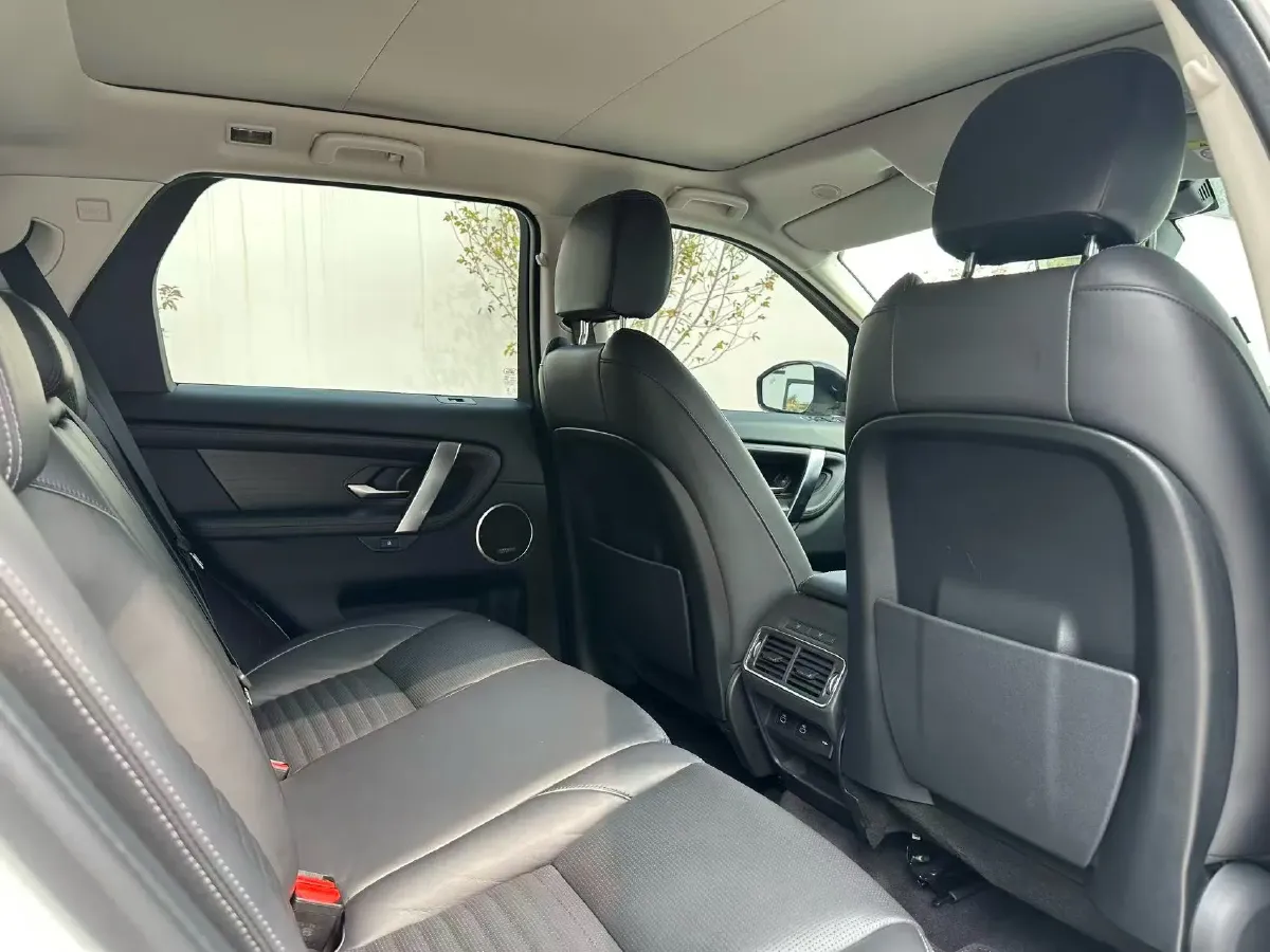 2024 Land Rover Discovery Sport 2.0T 249HP L4 9AT,autocango,china used car exporter,china ev exporter,chinese used car exporter,chinese used ev exporter