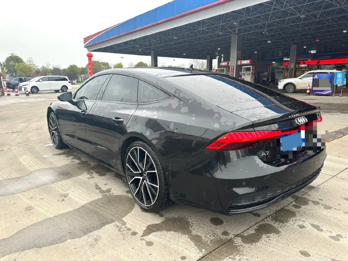 2022 Audi A7 2.0T 245HP L4 7DCT,autocango,china used car exporter,china ev exporter,chinese used car exporter,chinese used ev exporter