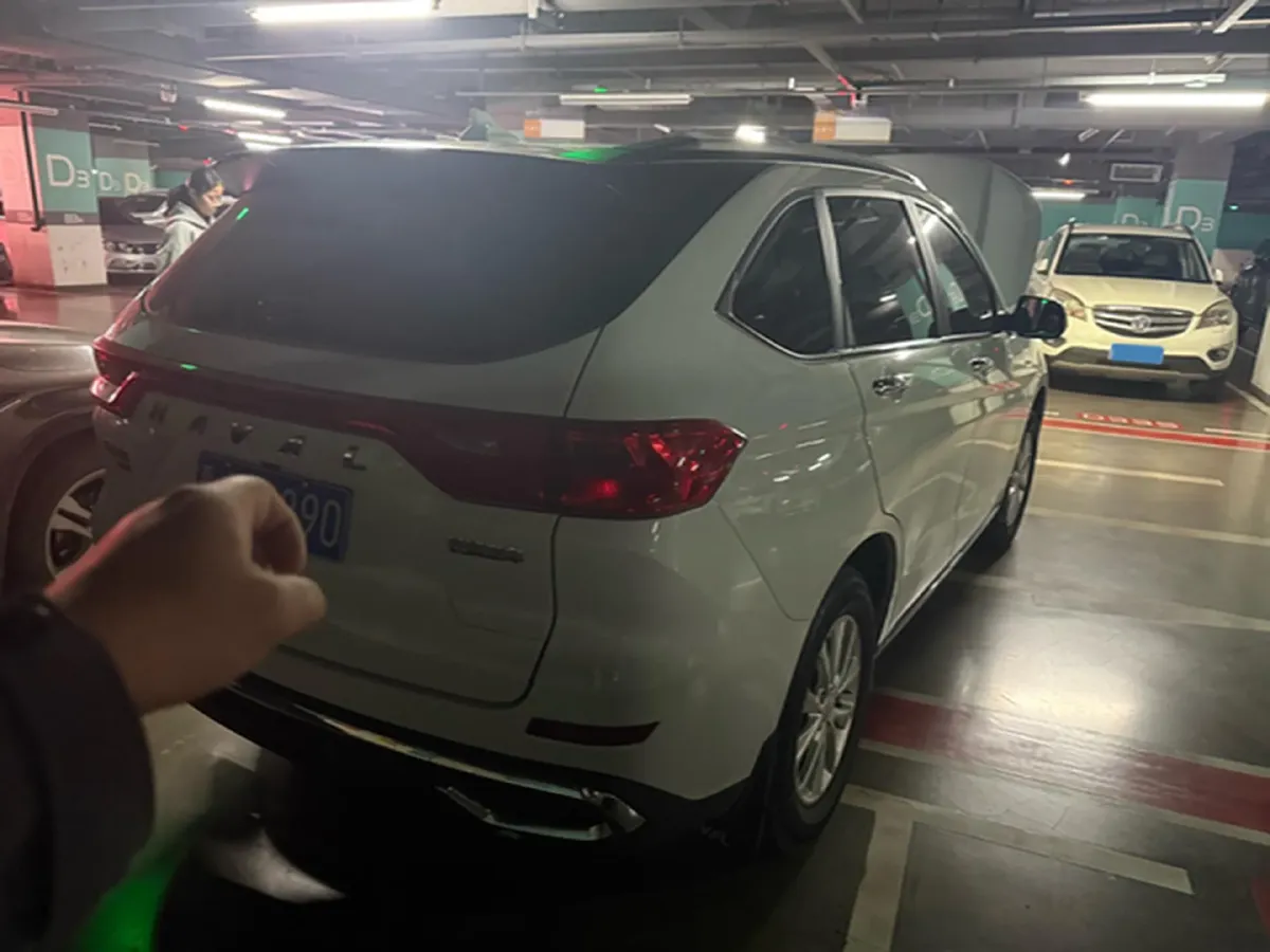 2021 Haval M6 1.5T 150HP L4 7DCT,autocango,china used car exporter,china ev exporter,chinese used car exporter,chinese used ev exporter