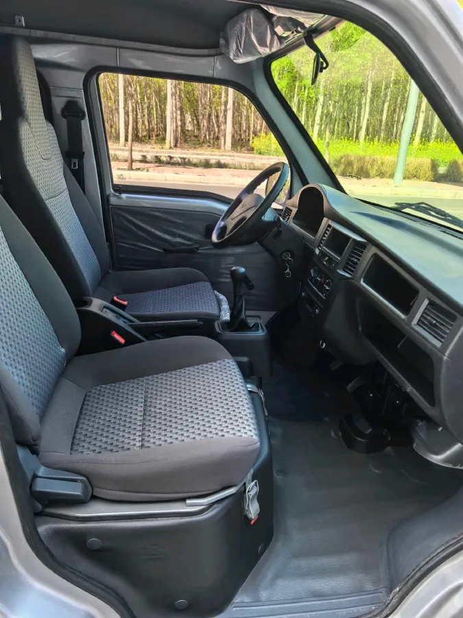 2023 WuLing ZhiGuang 1.5L 102HP L4 5MT,autocango,china used car exporter,china ev exporter,chinese used car exporter,chinese used ev exporter