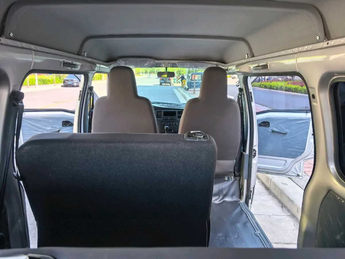 2023 WuLing ZhiGuang 1.5L 102HP L4 5MT,autocango,china used car exporter,china ev exporter,chinese used car exporter,chinese used ev exporter