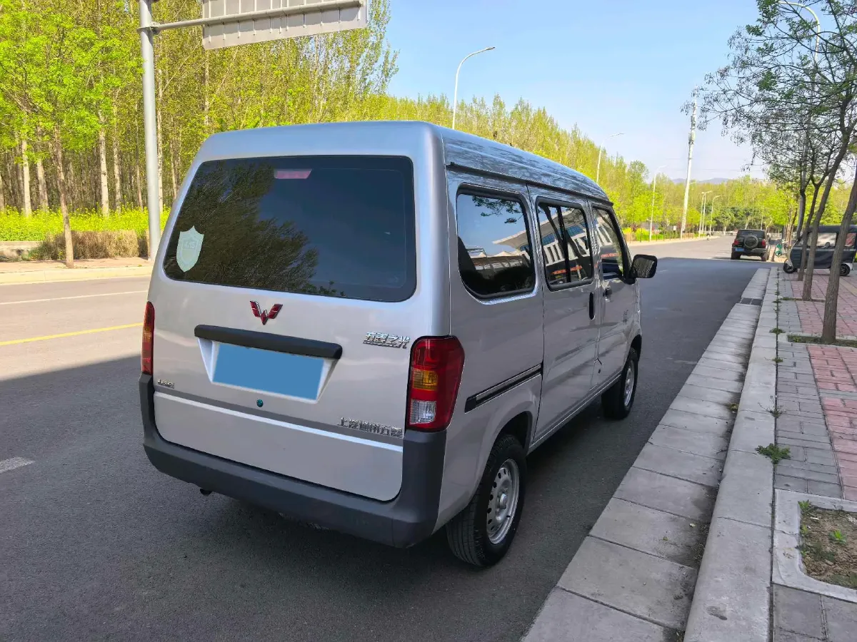 2023 WuLing ZhiGuang 1.5L 102HP L4 5MT,autocango,china used car exporter,china ev exporter,chinese used car exporter,chinese used ev exporter