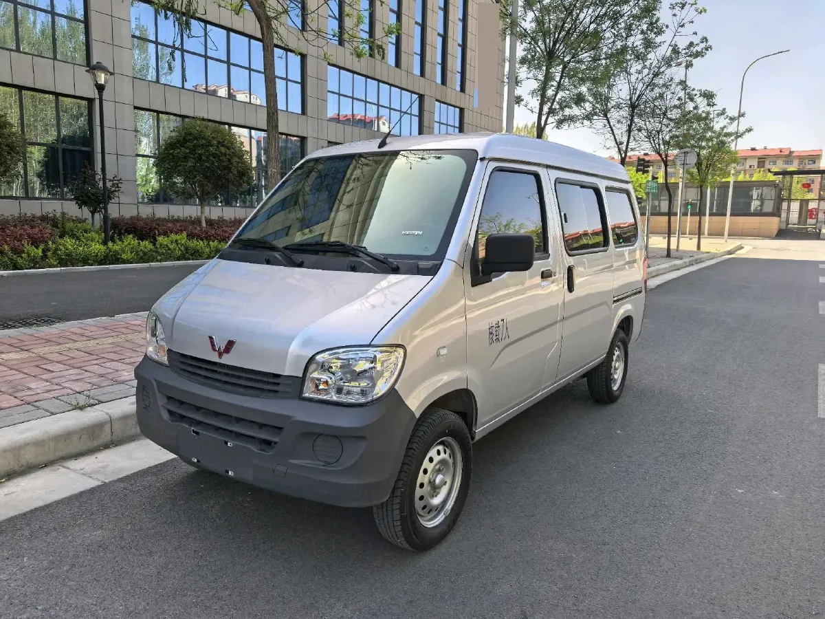 2023 WuLing ZhiGuang 1.5L 102HP L4 5MT,autocango,china used car exporter,china ev exporter,chinese used car exporter,chinese used ev exporter