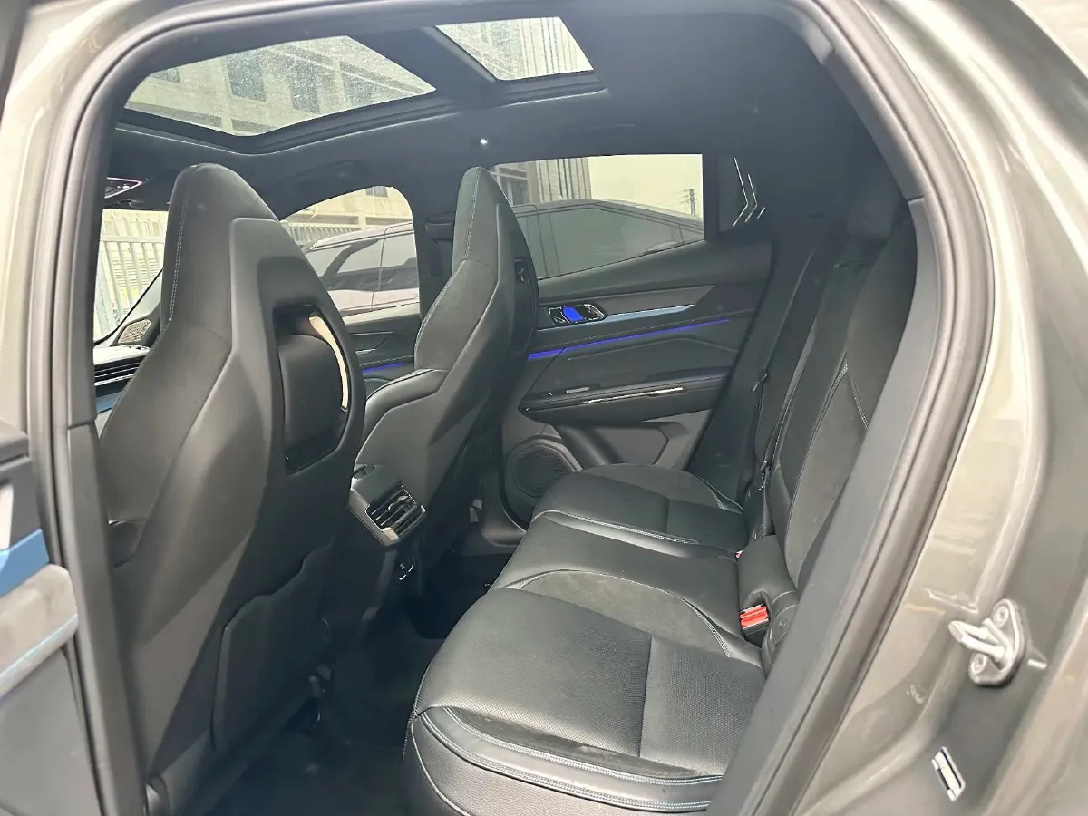 2021 Peugeot 508L 1.6T 200HP L4 8AT PHEV 12KWH,autocango,china used car exporter,china ev exporter,chinese used car exporter,chinese used ev exporter