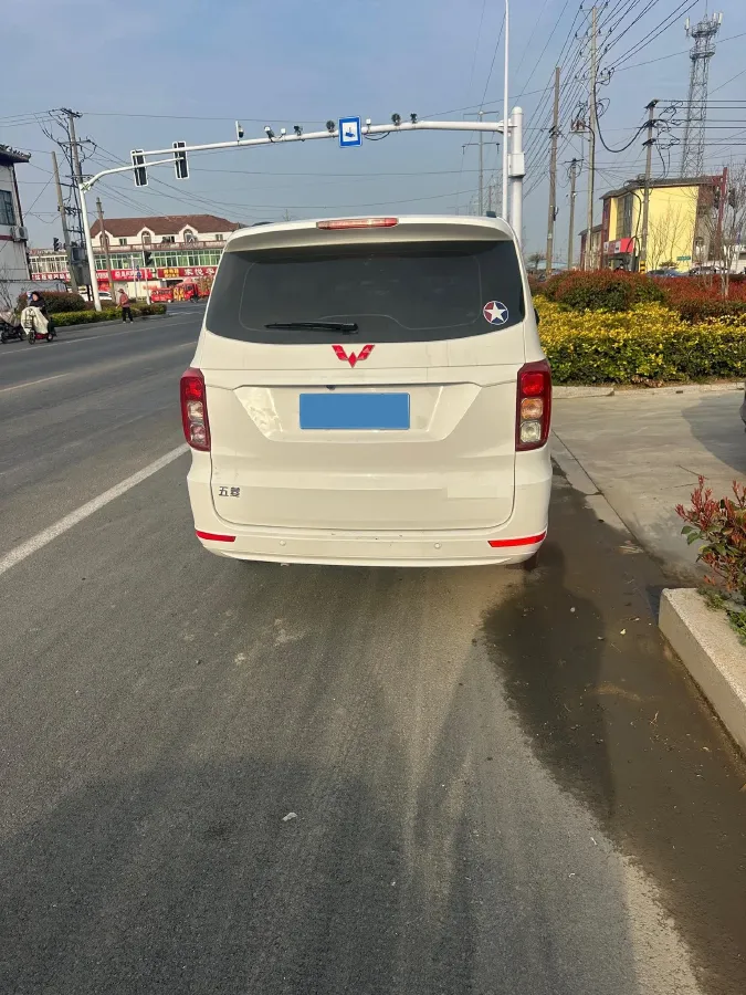 2021 WuLing HongGuang 1.5L 99HP L4 6MT,autocango,china used car exporter,china ev exporter,chinese used car exporter,chinese used ev exporter