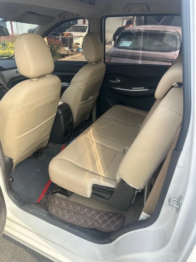 2021 WuLing HongGuang 1.5L 99HP L4 6MT,autocango,china used car exporter,china ev exporter,chinese used car exporter,chinese used ev exporter