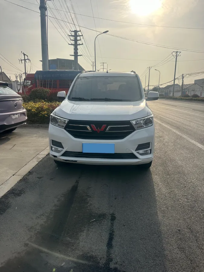2021 WuLing HongGuang 1.5L 99HP L4 6MT,autocango,china used car exporter,china ev exporter,chinese used car exporter,chinese used ev exporter