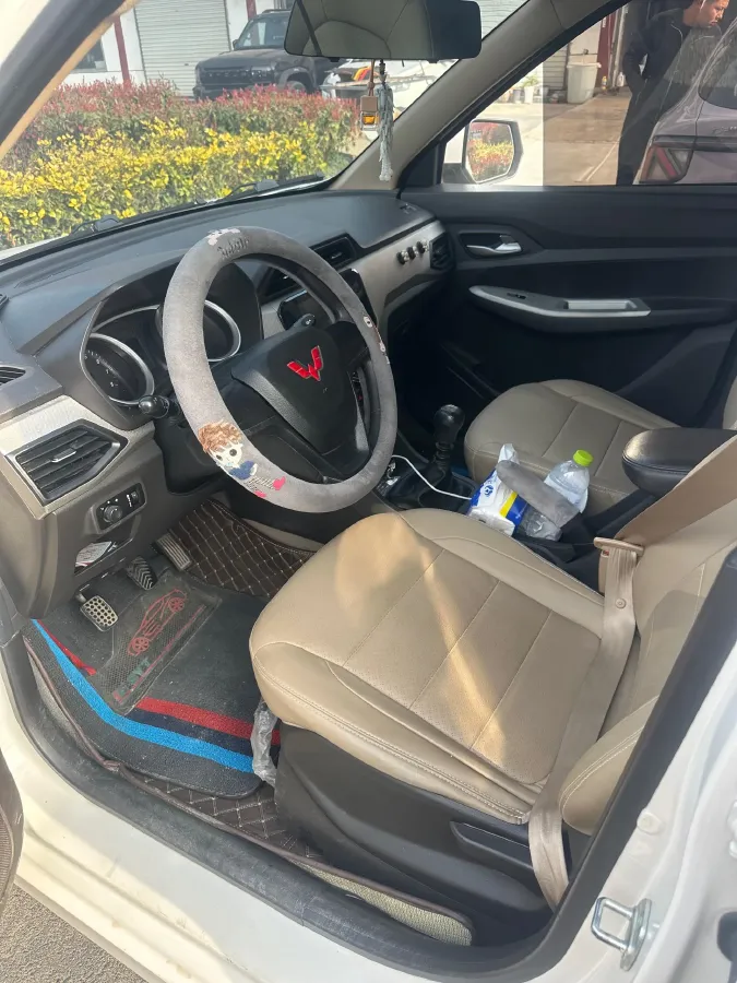 2021 WuLing HongGuang 1.5L 99HP L4 6MT,autocango,china used car exporter,china ev exporter,chinese used car exporter,chinese used ev exporter