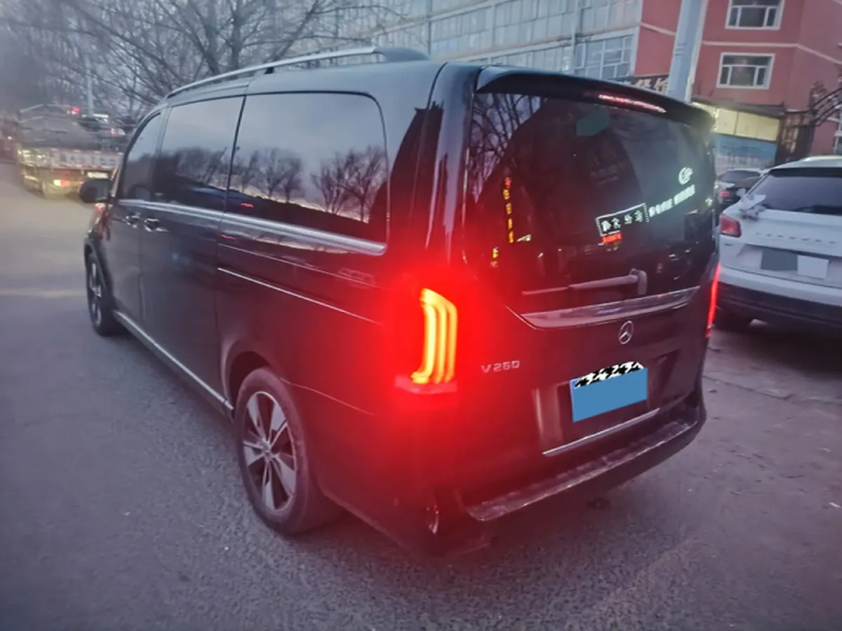 2020 Mercedes-Benz V Class 2.0T 211HP L4 9AT,autocango,china used car exporter,china ev exporter,chinese used car exporter,chinese used ev exporter