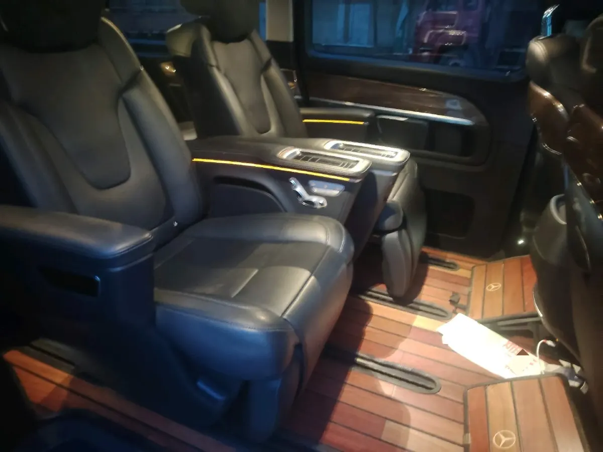 2020 Mercedes-Benz V Class 2.0T 211HP L4 9AT,autocango,china used car exporter,china ev exporter,chinese used car exporter,chinese used ev exporter