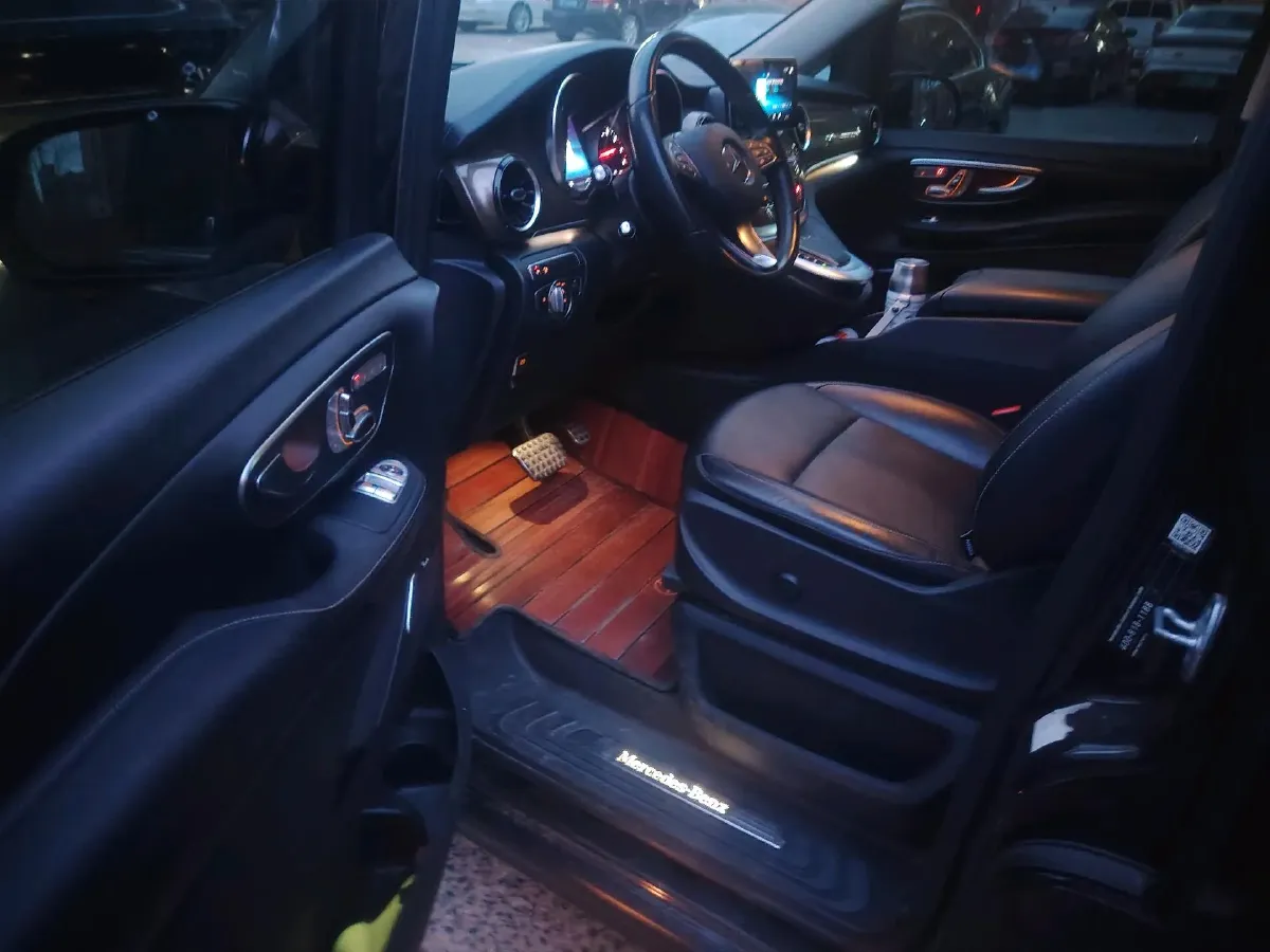 2020 Mercedes-Benz V Class 2.0T 211HP L4 9AT,autocango,china used car exporter,china ev exporter,chinese used car exporter,chinese used ev exporter