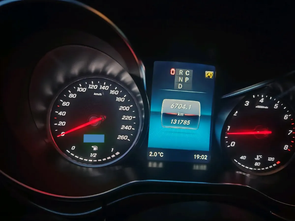 2020 Mercedes-Benz V Class 2.0T 211HP L4 9AT,autocango,china used car exporter,china ev exporter,chinese used car exporter,chinese used ev exporter