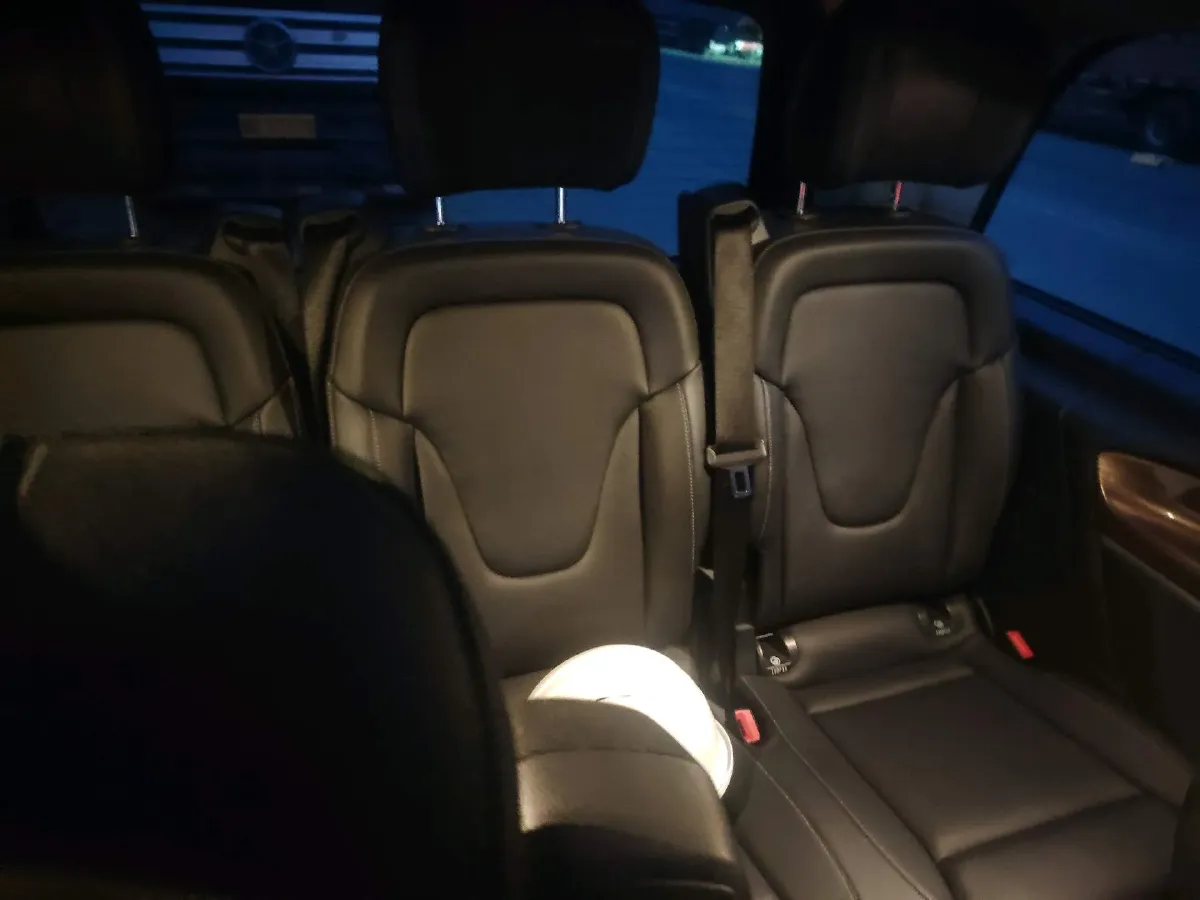 2020 Mercedes-Benz V Class 2.0T 211HP L4 9AT,autocango,china used car exporter,china ev exporter,chinese used car exporter,chinese used ev exporter