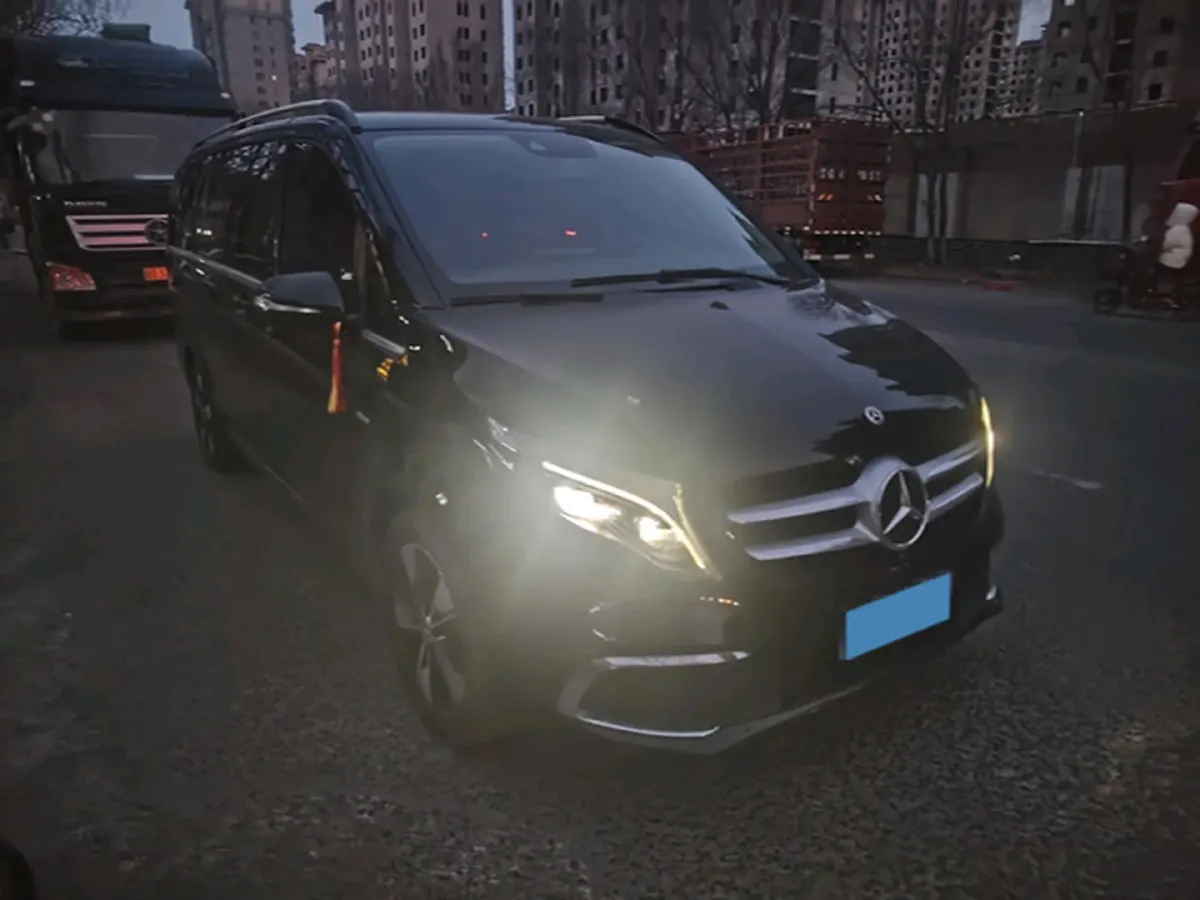 2020 Mercedes-Benz V Class 2.0T 211HP L4 9AT,autocango,china used car exporter,china ev exporter,chinese used car exporter,chinese used ev exporter
