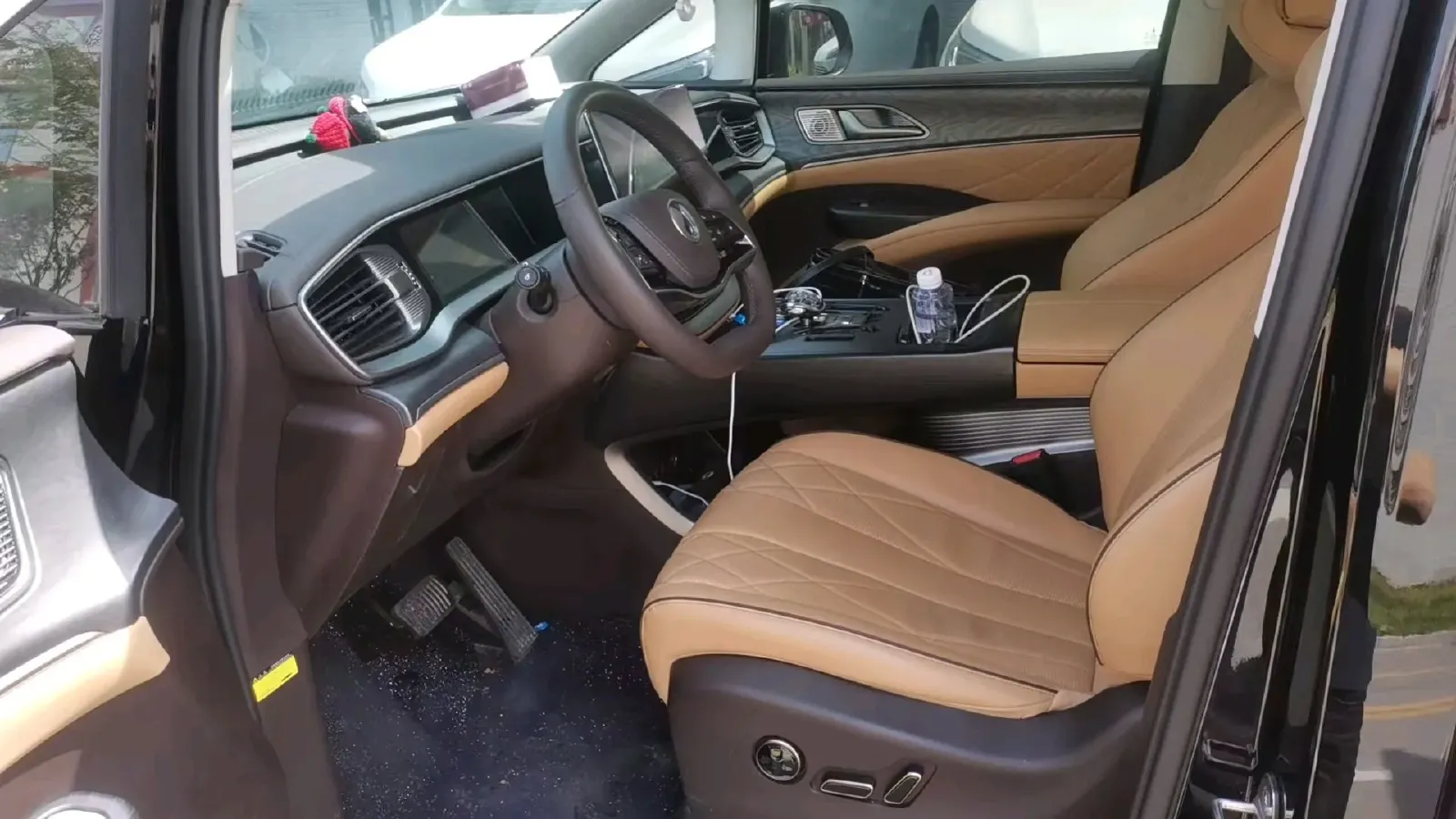 2024 Denza D9 1.5T 139HP L4 E-CVT PHEV 40KWH,autocango,china used car exporter,china ev exporter,chinese used car exporter,chinese used ev exporter