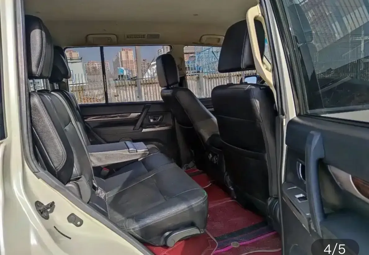 2020 Mitsubishi Pajero 3.0L 174HP V6 5AT,autocango,china used car exporter,china ev exporter,chinese used car exporter,chinese used ev exporter