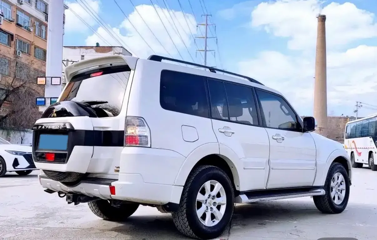 2020 Mitsubishi Pajero 3.0L 174HP V6 5AT,autocango,china used car exporter,china ev exporter,chinese used car exporter,chinese used ev exporter