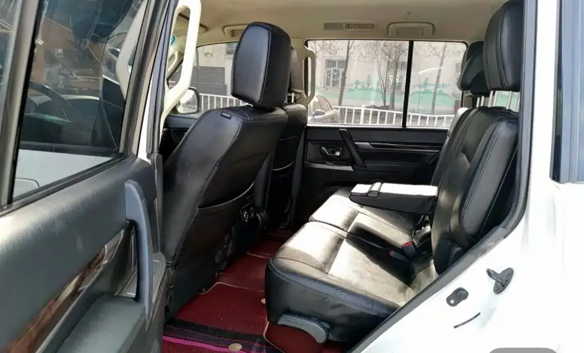 2020 Mitsubishi Pajero 3.0L 174HP V6 5AT,autocango,china used car exporter,china ev exporter,chinese used car exporter,chinese used ev exporter