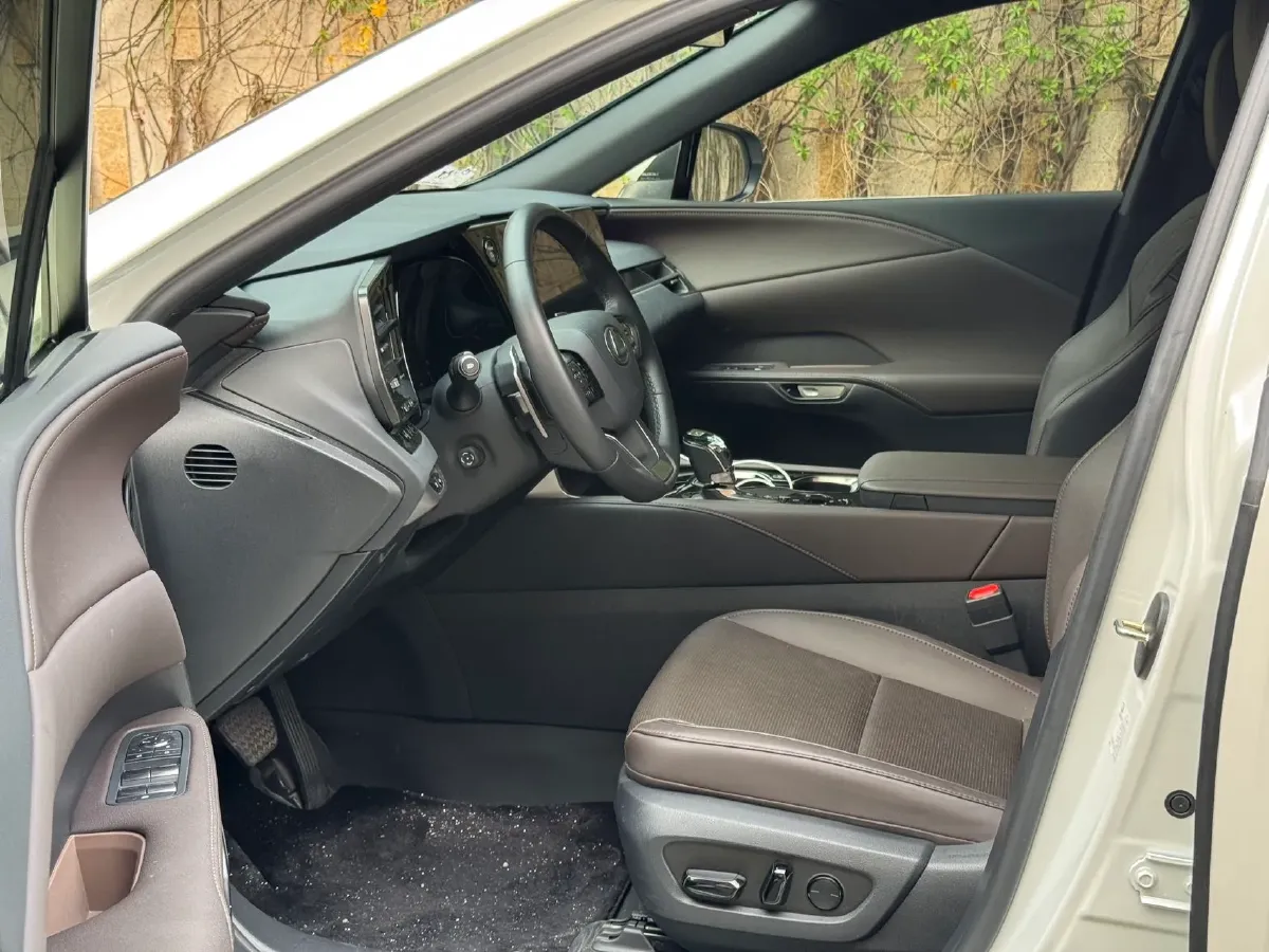 2023 Lexus RX 2.5L 189HP L4 E-CVT Hybrid,autocango,china used car exporter,china ev exporter,chinese used car exporter,chinese used ev exporter