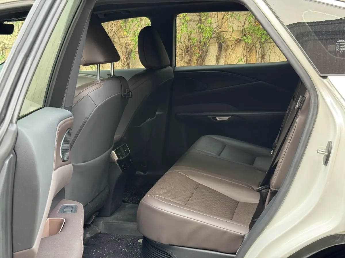 2023 Lexus RX 2.5L 189HP L4 E-CVT Hybrid,autocango,china used car exporter,china ev exporter,chinese used car exporter,chinese used ev exporter