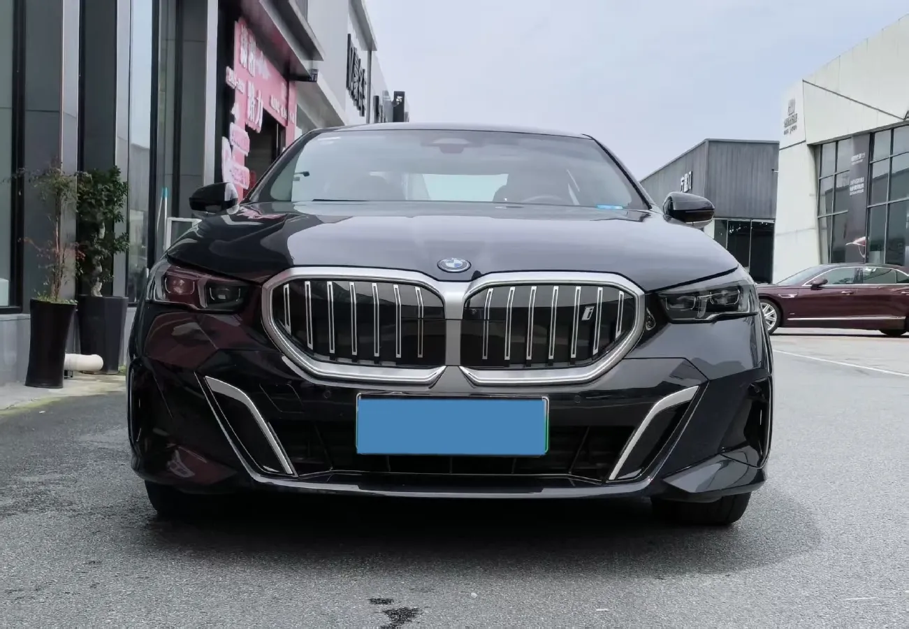 2025 BMW i5 BEV 96.96KWH,autocango,china used car exporter,china ev exporter,chinese used car exporter,chinese used ev exporter