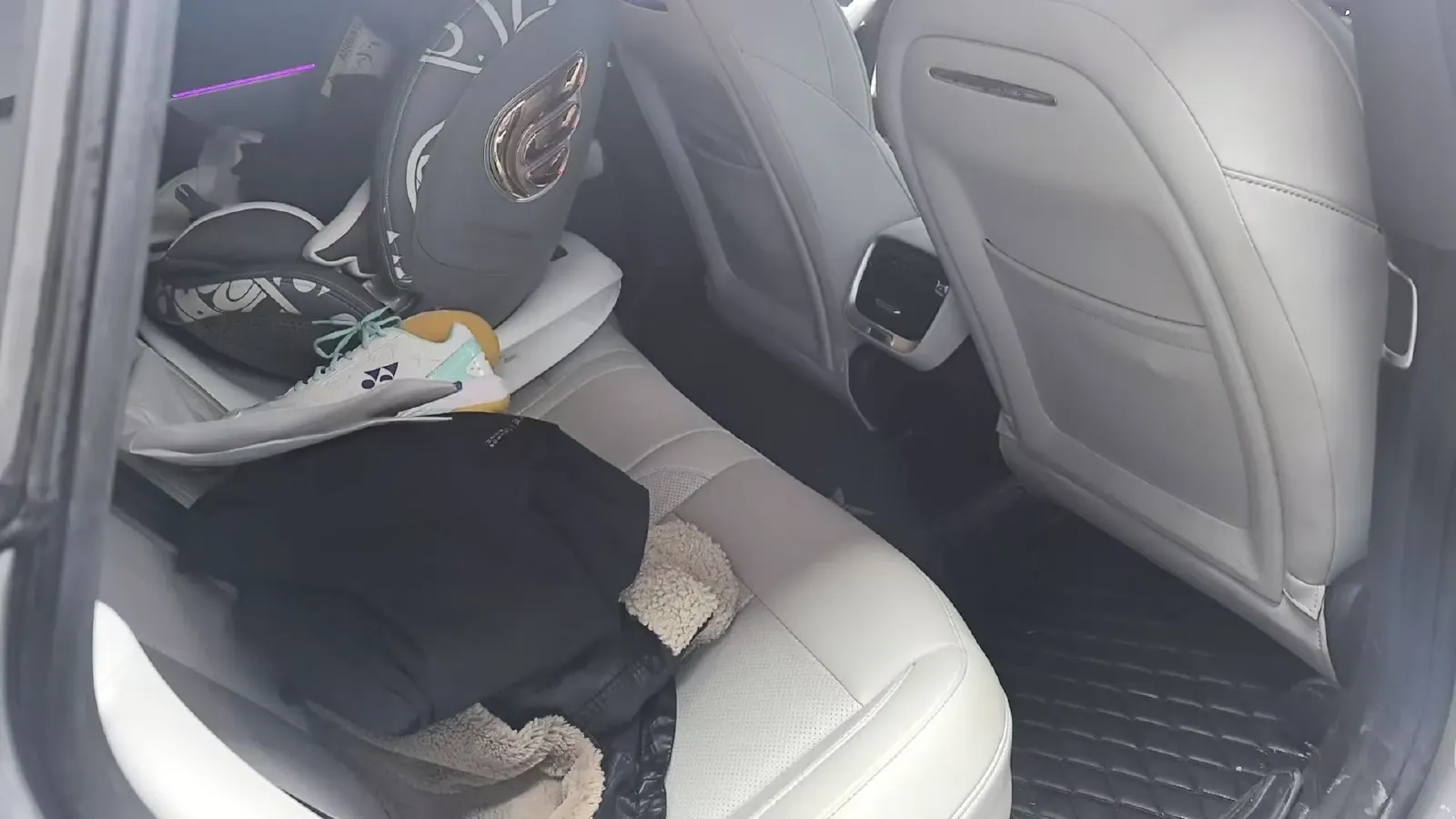 2023 Xpeng P7 BEV 86.2KWH,autocango,china used car exporter,china ev exporter,chinese used car exporter,chinese used ev exporter