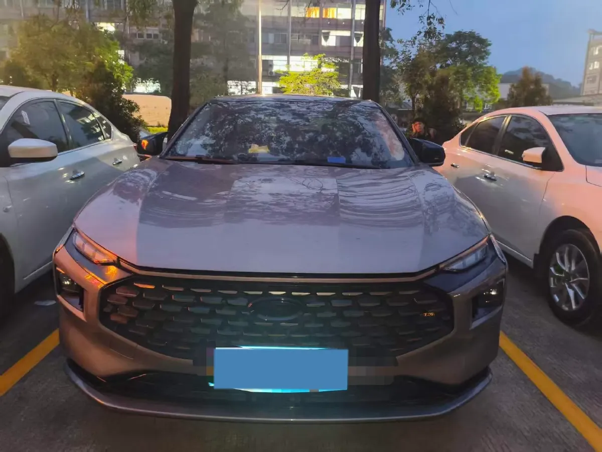 2022 Ford Mondeo 2.0T 238HP L4 8AT,autocango,china used car exporter,china ev exporter,chinese used car exporter,chinese used ev exporter