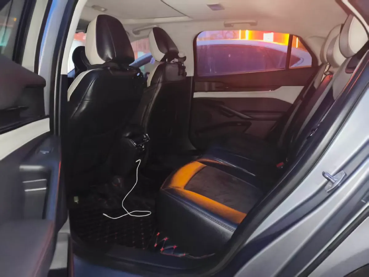 2022 Ford Mondeo 2.0T 238HP L4 8AT,autocango,china used car exporter,china ev exporter,chinese used car exporter,chinese used ev exporter