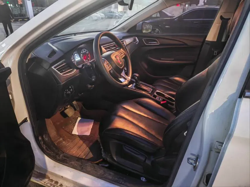 2019 Roewe i5 1.5L 120HP L4 CVT,autocango,china used car exporter,china ev exporter,chinese used car exporter,chinese used ev exporter