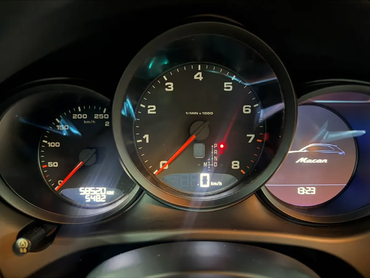 2018 Porsche Macan 2.0T 252HP L4 7DCT,autocango,china used car exporter,china ev exporter,chinese used car exporter,chinese used ev exporter