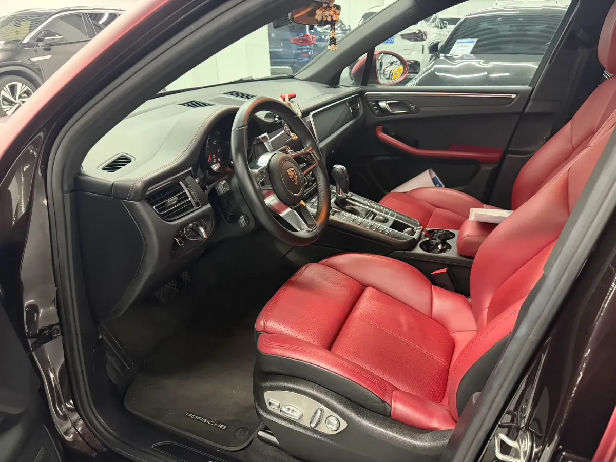 2018 Porsche Macan 2.0T 252HP L4 7DCT,autocango,china used car exporter,china ev exporter,chinese used car exporter,chinese used ev exporter