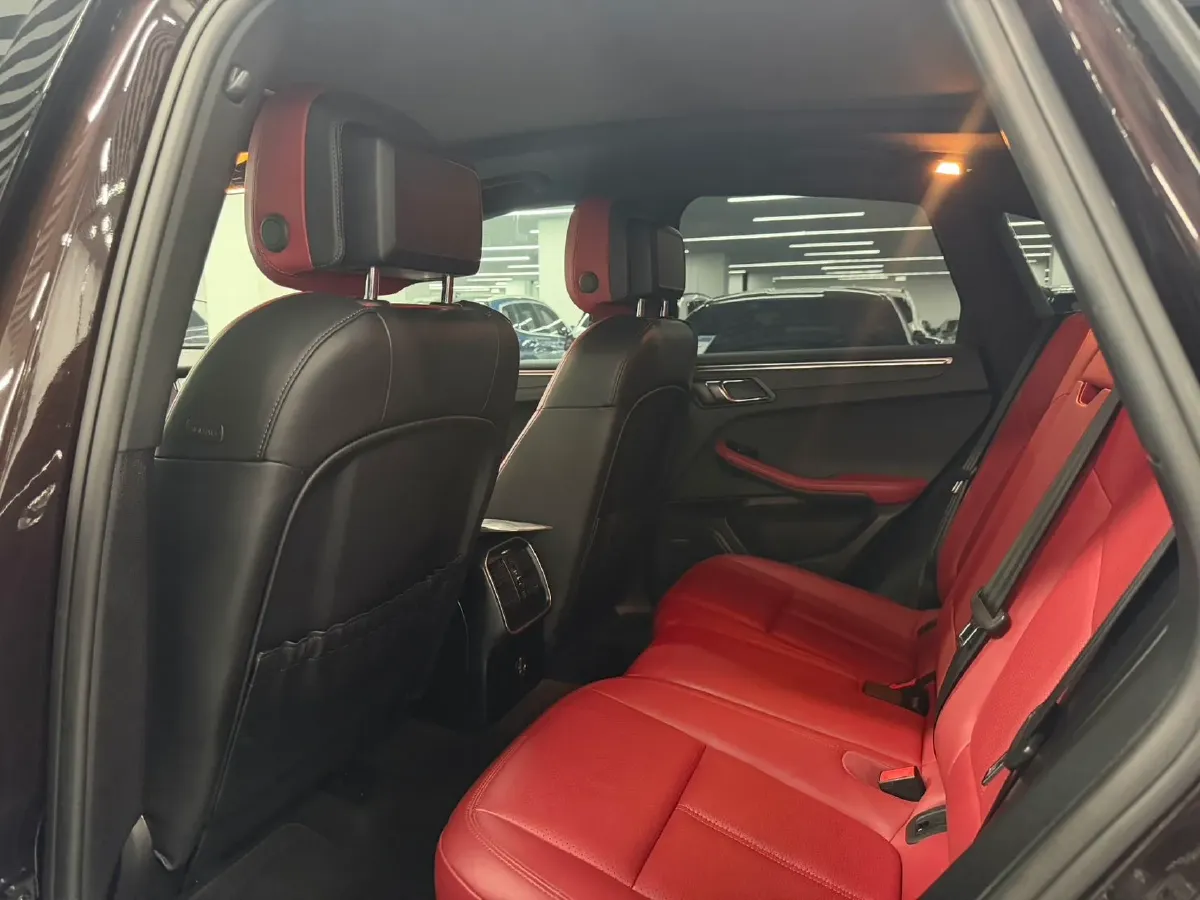 2018 Porsche Macan 2.0T 252HP L4 7DCT,autocango,china used car exporter,china ev exporter,chinese used car exporter,chinese used ev exporter