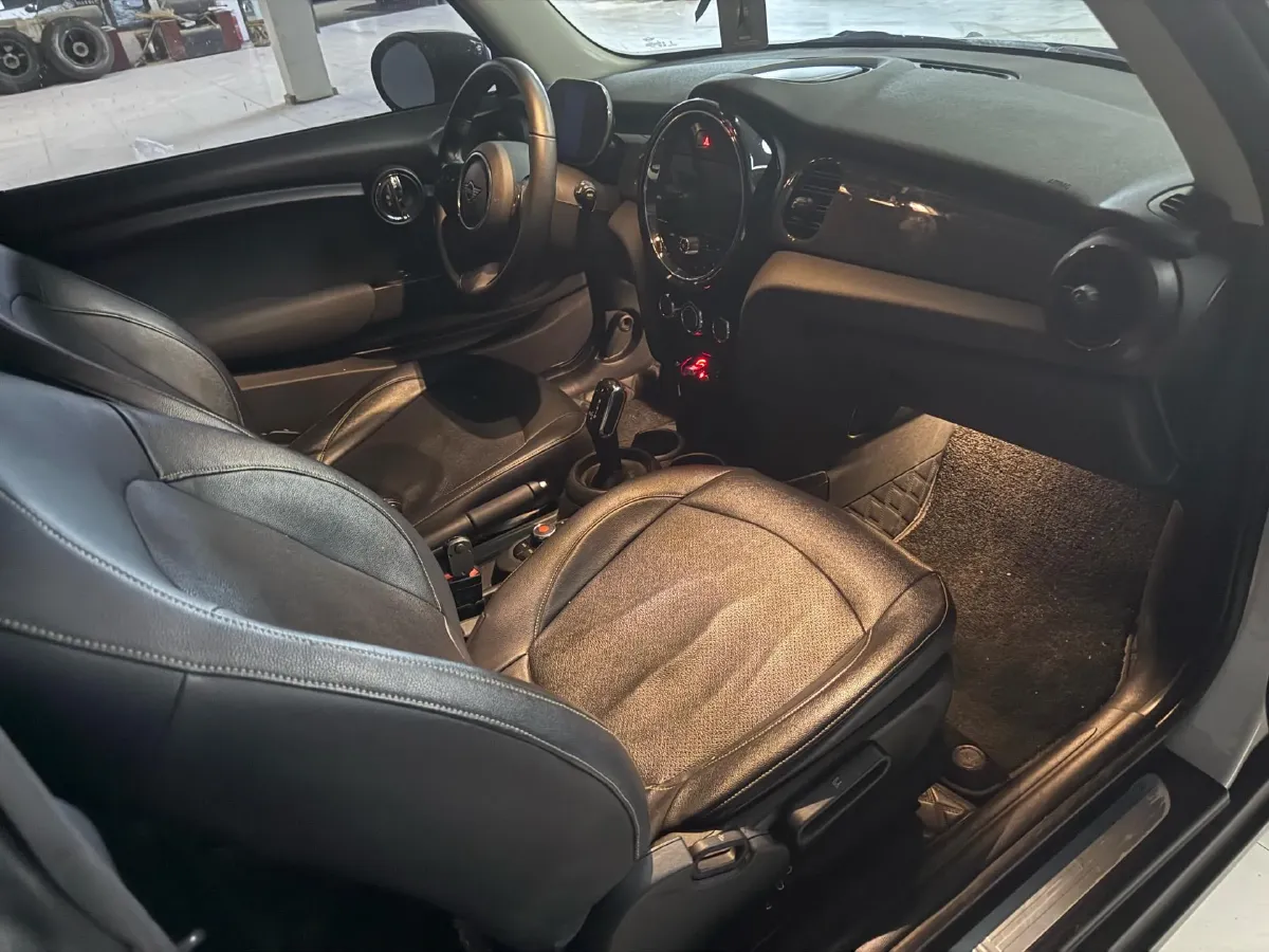 2022 MINI MINI 1.5T 102HP L3 7DCT,autocango,china used car exporter,china ev exporter,chinese used car exporter,chinese used ev exporter