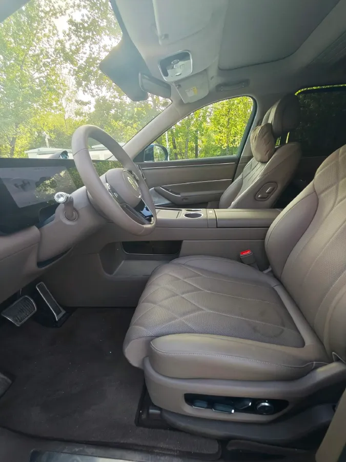 2025 AITO AITO M8 BEV,autocango,china used car exporter,china ev exporter,chinese used car exporter,chinese used ev exporter