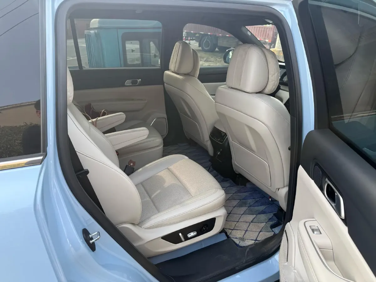 2021 Li ONE Range Extended 131HP REEV 40.5KWH,autocango,china used car exporter,china ev exporter,chinese used car exporter,chinese used ev exporter