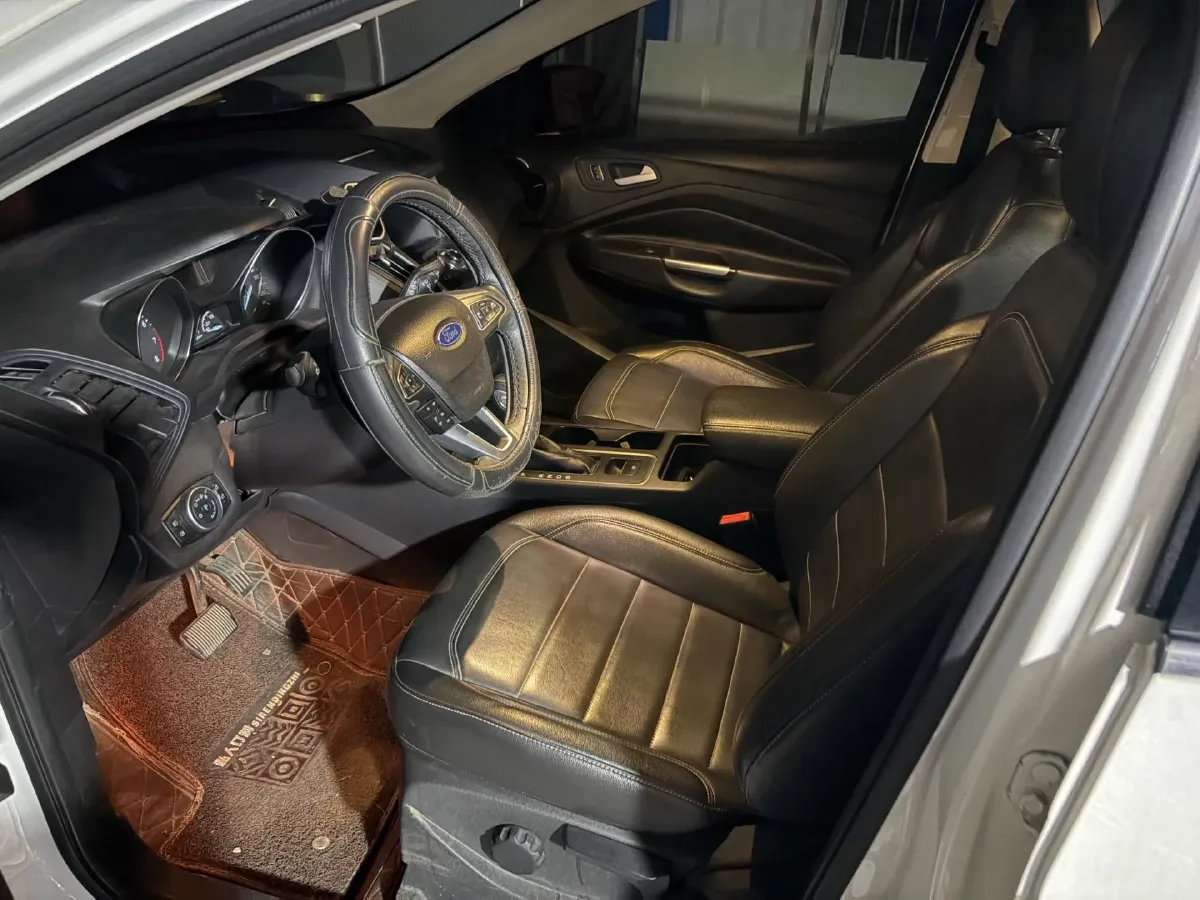 2018 Ford Kuga 1.5T 181HP L4 6AT,autocango,china used car exporter,china ev exporter,chinese used car exporter,chinese used ev exporter